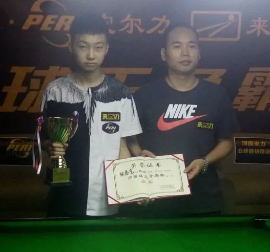 4个篮板和 4个篮板和