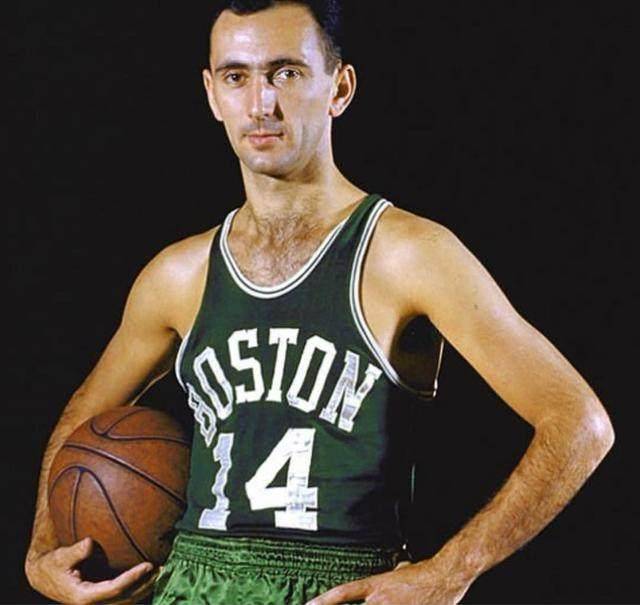 以绝对优势 以绝对优势