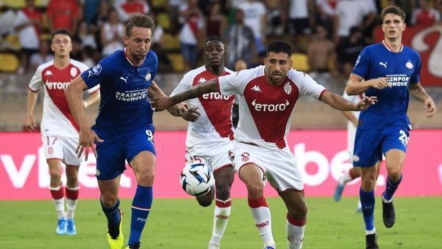 手们齐聚一 手们齐聚一