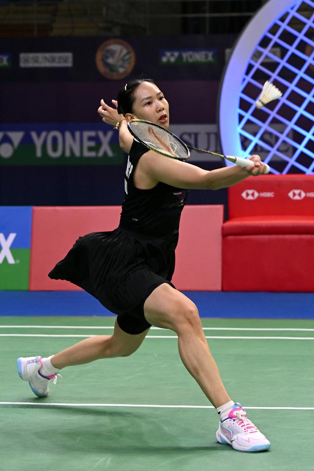 两人之间的 两人之间的