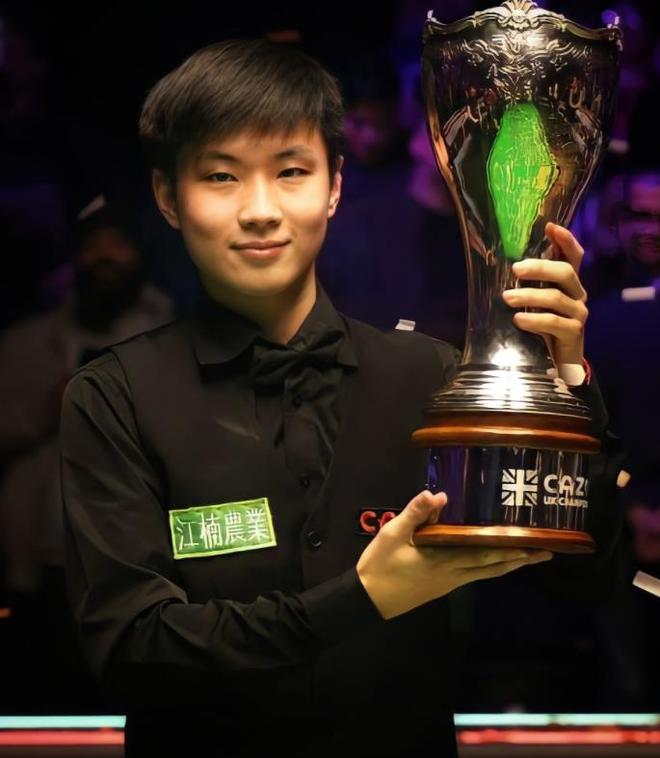 赛中屡见不 赛中屡见不